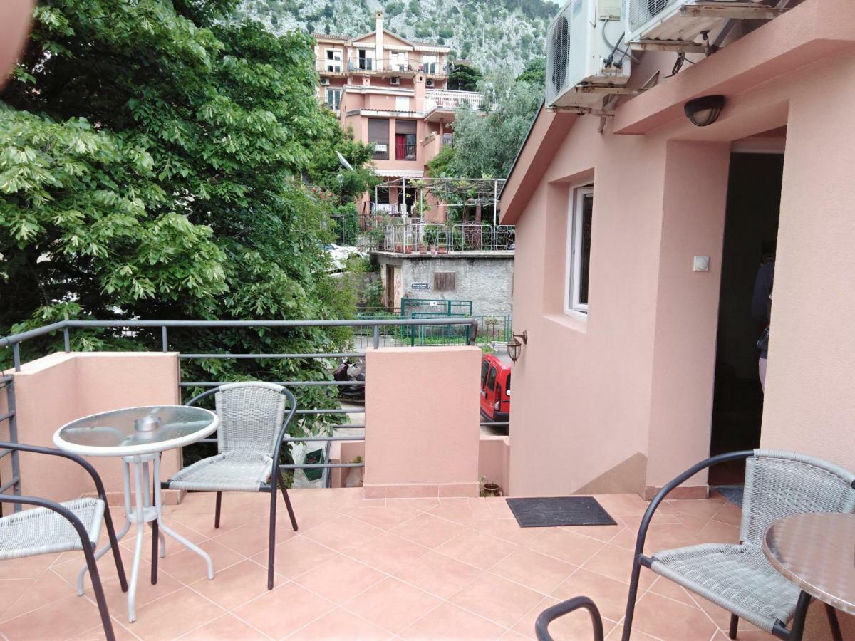 Apartments Martiva Kotor Bagian luar foto