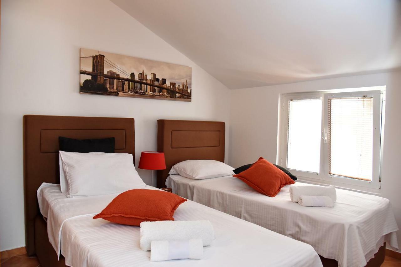 Apartments Martiva Kotor Bagian luar foto